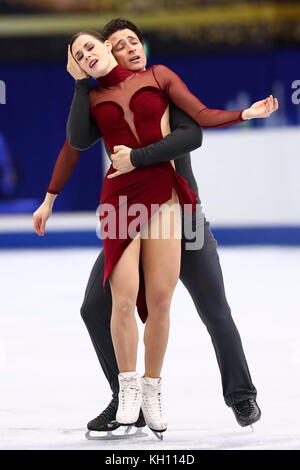 Osaka Municipal Central Gymnasium, Osaka, Japan. November 2017. Tessa Virtue & Scott Moir (CAN), 12. NOVEMBER 2017 - Eiskunstlauf : ISU Grand Prix der Eiskunstlauf 2017 NHK Trophy, Eistanz Freitanz im Osaka Municipal Central Gymnasium, Osaka, Japan. Quelle: Naoki Nishimura/AFLO/Alamy Live News Stockfoto