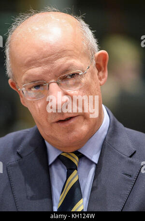 Portugiesischer Außenminister Augusto Santos Silva vor dem FAC der EU-Außenministerrat in Brüssel, Belgien am 13.11.2017 von Wiktor Dabkowski | Einsatz weltweit Stockfoto