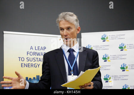 Bonn, Deutschland. 13 Nov, 2017. Ailio Eero, Europäische Kommission auf der COP 23 Fidschi Konferenz in Bonn am 12. November 2017. COP 23 ist durch die UN-Rahmenkonvention zum Klimawandel. Fidschi hält Ratsvorsitz über die Konferenz in Bonn. Credit: Dominika Zarzycka/Alamy leben Nachrichten Stockfoto