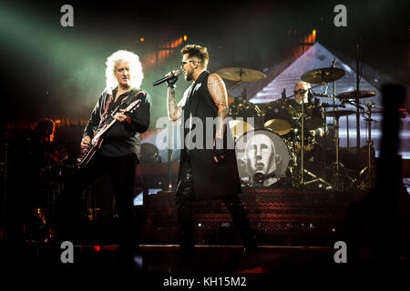 Bologna, Italien. 10. November 2017. Die englische Rockband Queen abgebildet auf der Bühne als Sie leben auf Unipol Arena in Bologna Italien durchführen. Credit: Roberto finizio / Pacific Press/alamy leben Nachrichten Stockfoto