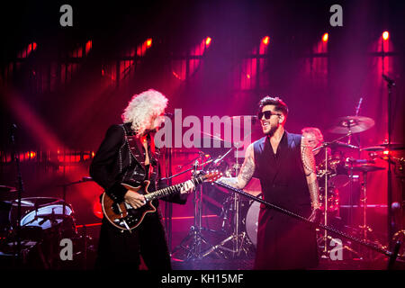 Bologna, Italien. 10. November 2017. Die englische Rockband Queen abgebildet auf der Bühne als Sie leben auf Unipol Arena in Bologna Italien durchführen. Credit: Roberto finizio / Pacific Press/alamy leben Nachrichten Stockfoto