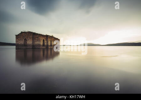 Verlassene Kirche in dam Jrebchevo, Bulgarien Stockfoto