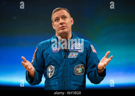 Der Astronaut Jack Fischer der NASA-Expedition 51 und der Expedition 52 spricht über seine Zeit an Bord der Internationalen Raumstation im Smithsonian National Air and Space Museum am 3. November 2017 in Washington, DC (Foto: Aubrey Gemignani via Planetpix). Stockfoto