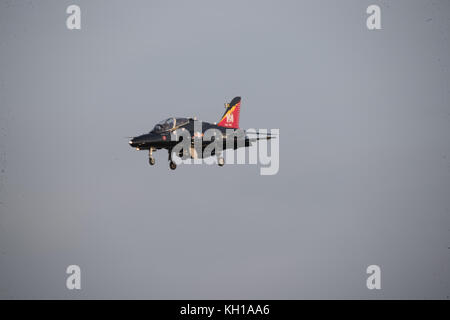 Royal Air Force BAE Hawk T2-Flugzeug im RAF Valley in Wales. Stockfoto