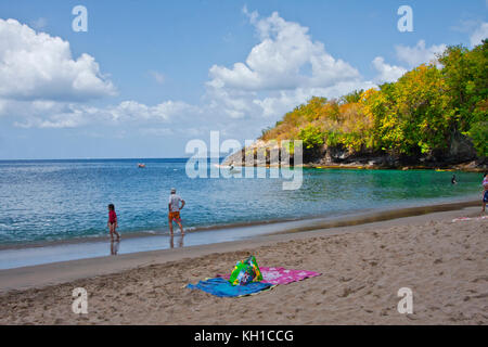 Martinique, Les Anses d'Arlet, Stadt am Strand, Südwestküste, steile Straße in, Stockfoto