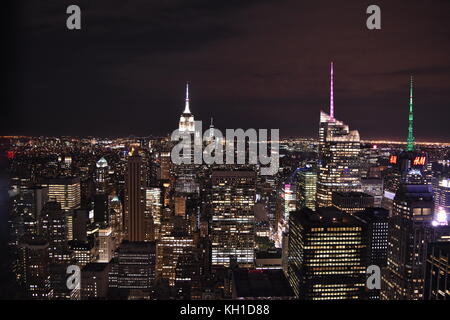 New York City bei Nacht, von der Rockefeller Center Observatory Stockfoto