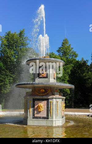 Römischen Brunnen in Peterhof Palace in St. Petersburg Russland Stockfoto