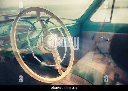 Innenraum der klassischen Oldtimer Stockfoto
