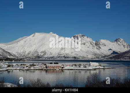 Die Kirche in der Nähe von sildpollnes laupstad an der Lofoten, Norwegen. Stockfoto