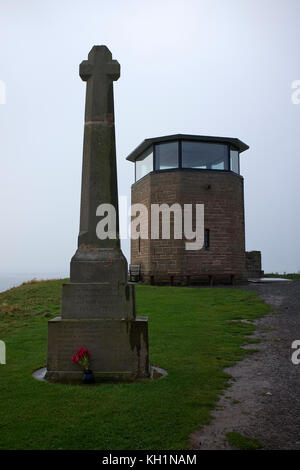 Lutyens entworfen, Große Krieg/WW 2 Denkmal an der alten Aussichtsturm auf dem heugh an der heiligen Insel nahe zum Gedenken an die Gefallenen von Lindisfarne. Stockfoto