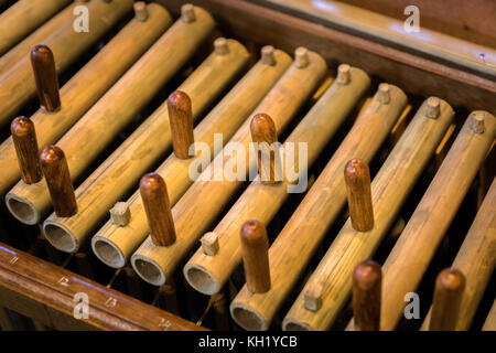 Angklung, traditionelle Musik Instrument in West Java, Indonesien gespielt, von Sundanesischen Menschen Stockfoto