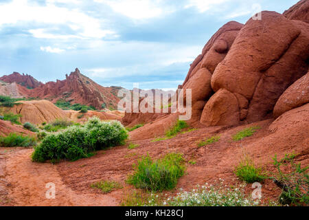 Bunte Felsformationen in skaska aka Märchen Canyon, Kirgisistan Stockfoto