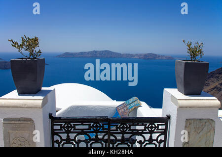 Blick vom Kraterrand Pfad an Firofestani auf der Vulkaninsel Nea Kameni, Santorini, Kykladen, Griechenland, Mittelmeer, Europa Stockfoto