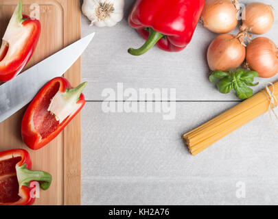 Verschiedene Gemüse mit Nudeln Stockfoto