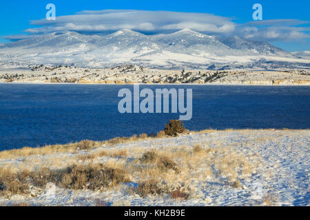 Canyon Ferry Lake und den Großen Belt Berge im Winter in der Nähe von Winston, Montana Stockfoto