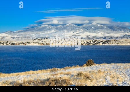 Canyon Ferry Lake und den Großen Belt Berge im Winter in der Nähe von Winston, Montana Stockfoto