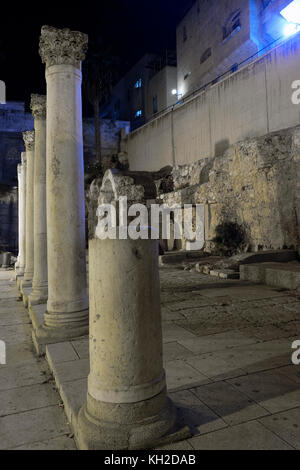 Überreste der byzantinischen Cardo, von Kaiser Justinian im 6. Jahrhundert im jüdischen Viertel in der Altstadt Ost Jerusalem Israel gebaut Stockfoto