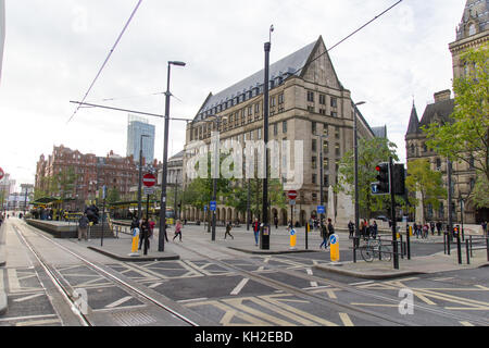 Rathaus von Manchester Verlängerung und Petersplatz tram station von pincess Street, Manchester, UK Stockfoto