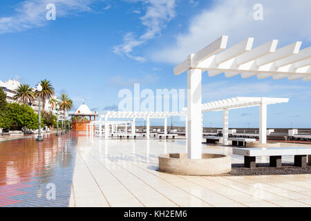 Die Arrecife Waterfront an der Avenida La Marina, auf der Insel Lanzarote. Stockfoto