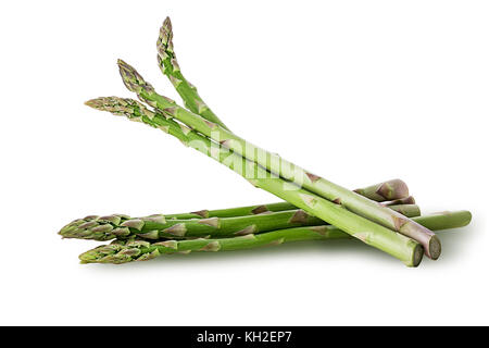 Frischer grüner Spargel auf weißem Hintergrund. freistellungspfaden. Stockfoto
