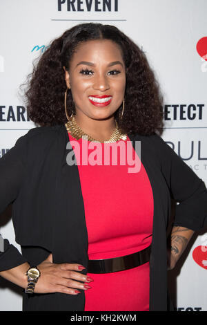 Los Angeles, Kalifornien, USA. 11. November 2017. Sänger aunya Herz an guardaheart Herzkrankheit demaskieren bei Ralph jazz Brennan Küche in Downtown Disney, Anaheim, Kalifornien am 11. November 2017 abgehalten. Credit: Sheri determan/alamy leben Nachrichten Stockfoto