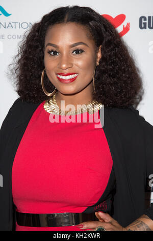 Los Angeles, Kalifornien, USA. 11. November 2017. Sänger aunya Herz an guardaheart Herzkrankheit demaskieren bei Ralph jazz Brennan Küche in Downtown Disney, Anaheim, Kalifornien am 11. November 2017 abgehalten. Credit: Sheri determan/alamy leben Nachrichten Stockfoto