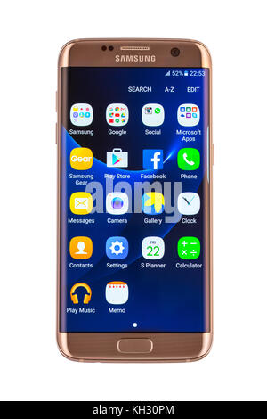 Varna, Bulgarien - 09. März 2016: Studioaufnahme eines goldenen Samsung Galaxy S7 Edge Smartphones, mit 12 MP, f 1,7, 26mm Kamera, Quad-Core 2,6 GHz und 1440 Stockfoto