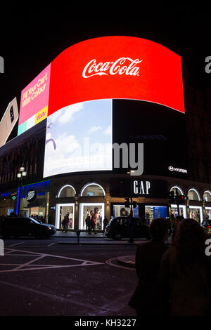 Die ikonischen Piccadilly Lichter, wissen jetzt, wie die Kurve, High-tech, state-of-the-art, Upgrade mit der größten LED-Display in Europa gehabt haben. Stockfoto