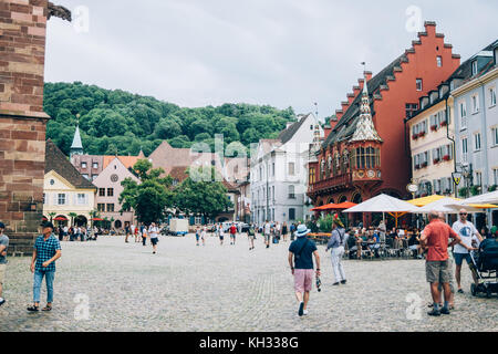 Freiburg im Breisgau Stadtplatz im Sommer Stockfoto
