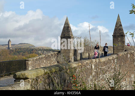 Stirling Bridge und Wallace Monument, Stirling, Schottland, Großbritannien Stockfoto