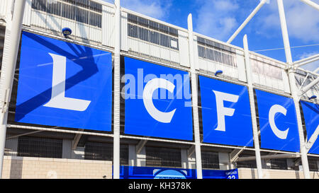 Ein wandbild von initialen Leicester City Football Club schmückt die King Power Stadion in England. Das Stadion ist die Heimat von Leicester City Football Club. Stockfoto