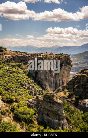 Meteora, Klöster auf riesigen Felsen, in der Nähe der Kalampáka in Griechenland Stockfoto