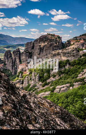 Meteora, Klöster auf riesigen Felsen, in der Nähe der Kalampáka in Griechenland Stockfoto