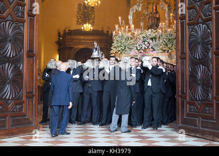 Jedes Jahr im September in Málaga der Tag der Virgen de la Victoria gefeiert wird. Der 8. September, wenn die Prozession stattfindet. Stockfoto