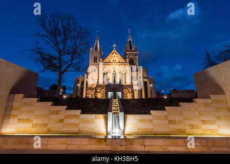 Der St. Mary Cathedral, Perth bei Nacht. offiziell die Kathedrale der Unbefleckten Empfängnis der seligen Jungfrau Maria, ist die Kathedrale Kirche des Stockfoto