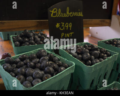 Heidelbeeren aus dem Markt Stockfoto