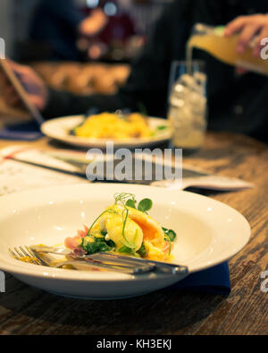 Frühstück Gericht im Restaurant serviert Stockfoto