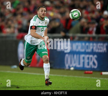 Conor Washington aus Nordirland während des Spiels zur Qualifikation der zweiten Etappe der FIFA-Weltmeisterschaft im St Jakob Park in Basel. DRÜCKEN SIE VERBANDSFOTO. Bilddatum: Sonntag, 12. November 2017. Siehe PA Geschichte Fußball Schweiz. Das Foto sollte lauten: Nick Potts/PA Wire Stockfoto