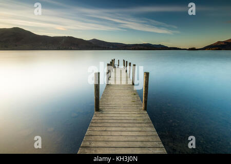 Landschaft Foto des berühmten Pier auf der Derwent Water in der Nähe von Keswick Stockfoto