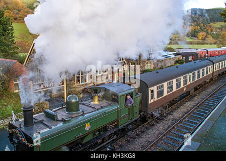 Die Llangollen Railway (Walisisch: Rheilffordd Carrog Llangollen) am Bahnhof, Carrog, Denbighshire, North Wales, UK Stockfoto