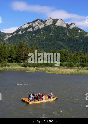 Rafting auf dem Fluss Dunajec in Cerveny Klastor, Presovsky kraj, Slowakei, Europa Stockfoto