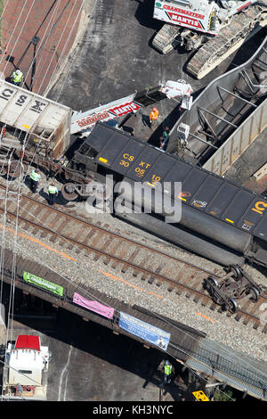 CSX Kohlezug entgleist in Ellicott City MD 20. August 2014. Bildnachweis: mpi34/MediaPunch Stockfoto