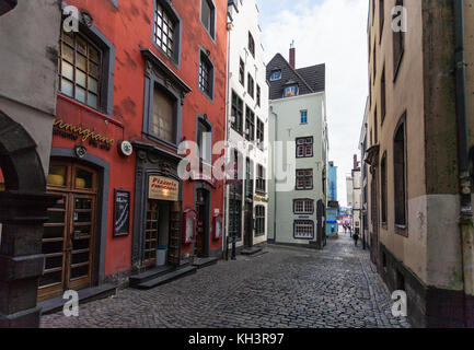 Köln, Deutschland - 17. September 2017: Blick auf salzgasse Street im Stadtzentrum von Köln Stadt Köln ist vierte bewohnten Stadt in Deutschland, es liegt Stockfoto