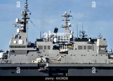 Japan Maritime Verteidigung-kraft Hyuga-Klasse Hubschrauber Zerstörer Js Ise (DDH182) Transite im Westen Stockfoto