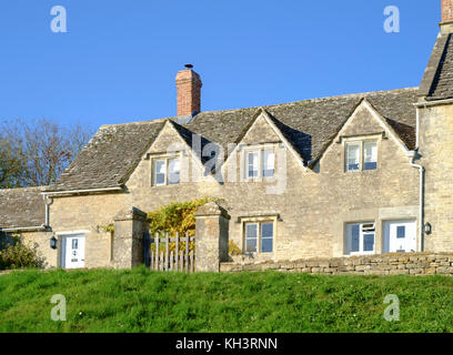 Bibury ist eine klassische kleine Cotswold Village in Gloucesteshire England Großbritannien Stockfoto