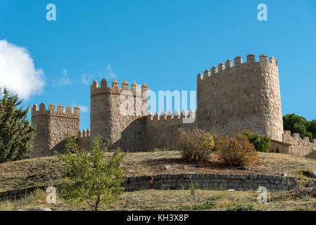 Die imposanten mittelalterlichen Stadtmauer von Avila in Spanien Stockfoto