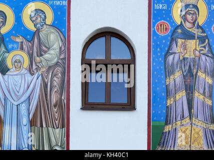 Kloster Humor. Neue Wandbilder auf Wand der neuen Kirche, Rumänien. Stockfoto