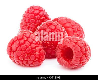 Fünf reife Himbeeren isoliert auf weißem Stockfoto