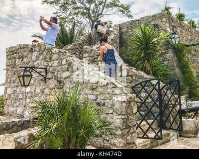 Budva, Montenegro - 20. August 2017: Die Festung der Altstadt von Budva, Zitadelle, Montenegro Budva - eine der am besten erhaltenen mittelalterlichen Städte i Stockfoto