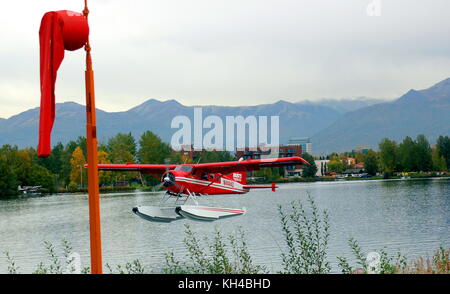 Die allgegenwärtigen noch fundamentale Alaska Bush Ebene, eine Bayerische Flugzeugwerke Bf die DHC-2 "Beaver" Stockfoto